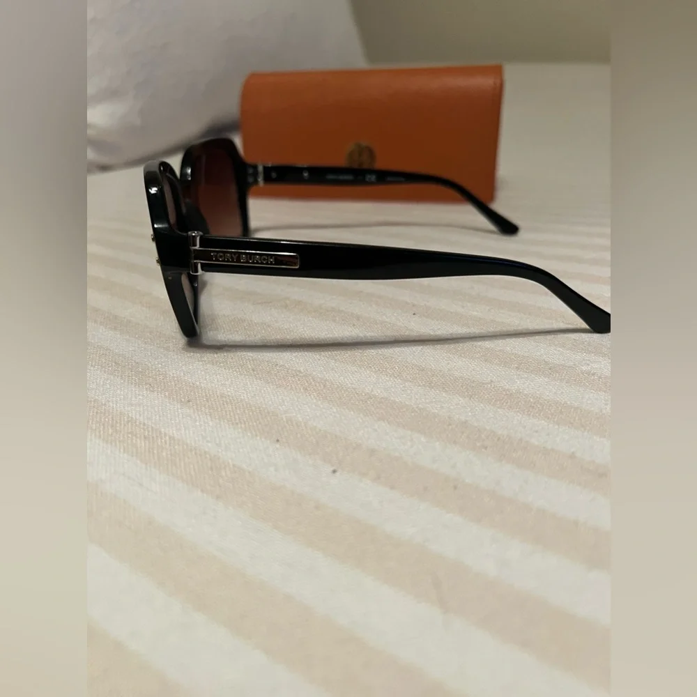 Excellent Used Condition | Tory Burch Women’s Sunglasses - Picture 7 of 11